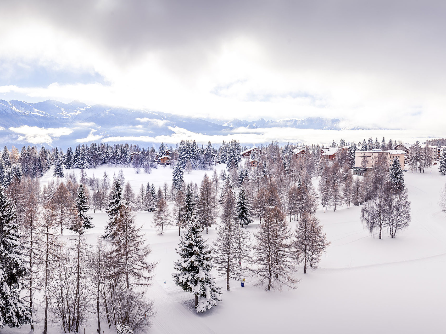 Hôtel Elite - familiale avec vue sur les Alpes Valaisanne et à proximité du Golf Jack Niklaus